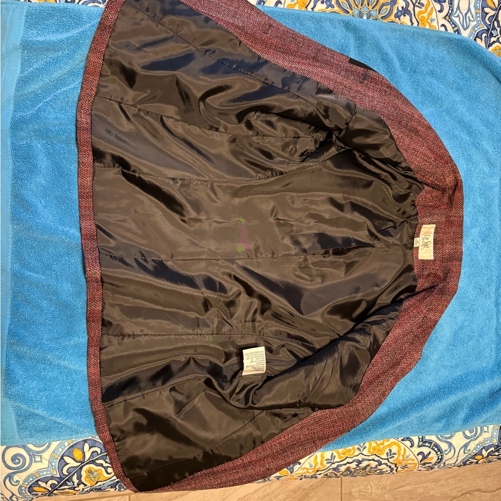 Le Suit Burgundy Tweed Blazer with Black Interior